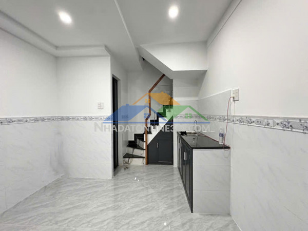 O1738 ???? nhà 3 tầng ấp đông 1-2 hóc môn, vuông, 4x5m, 9xx tr