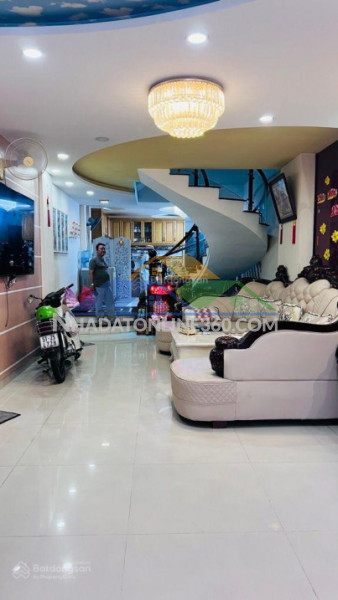 Khám phá mặt tiền 3 tầng xây tâm huyết trên trục dương bá trạc q8, cách quận 5 khoảng 300 mét