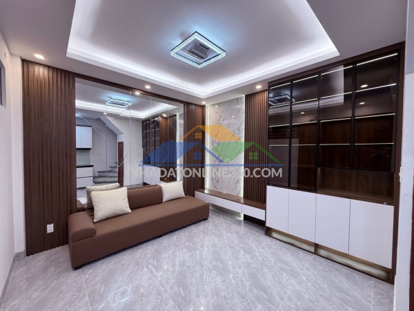 Bán nhà xuân la dt 23m x5 tầng 6,950 tỷ 40m ô tô tránh,ngõ thông,full nội thất