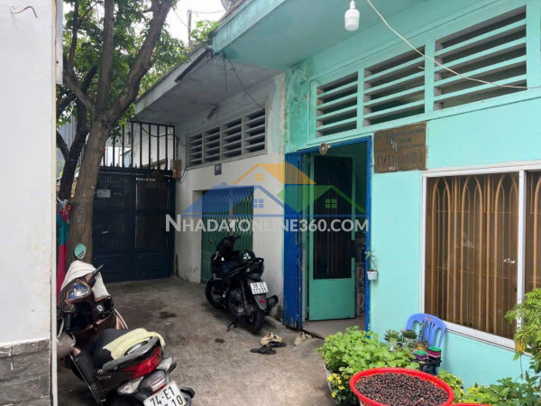 Cần bán nhà phố quận 7 sổ riêng giá thấp