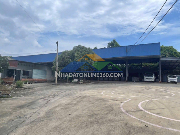 Hn070 bán nhà xưởng đẹp. vị trí giao thông thuận lợi trống...