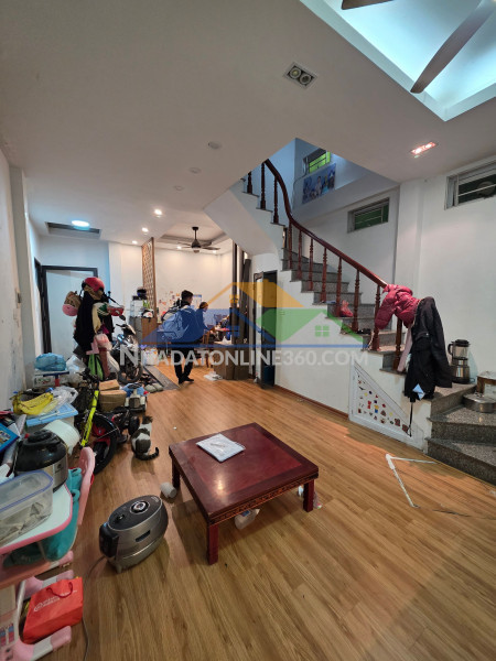 Bán nhà  ngõ quỳnh 20m2.  3 tầng. mặt tiền 3.5m. giá  đẹp 3.96 tỷ hai bà trưng hà nội