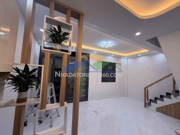 Bán nhà ngõ 85, đường lê văn việt, hiệp phú, q.9, tp hcm. dt 80m2, 2 tầng, 4pn, 5,65  tỷ, sổ hồng. liên hệ 0933125879!