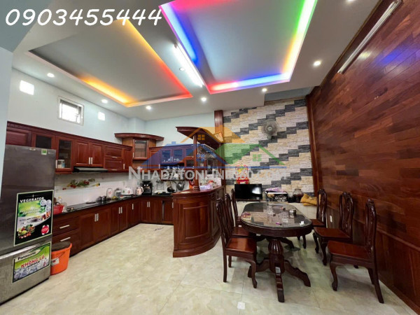 Nhà sân thượng rộng view sông, 114m2, 3 tầng, 8.25 tỷ, thủ đức