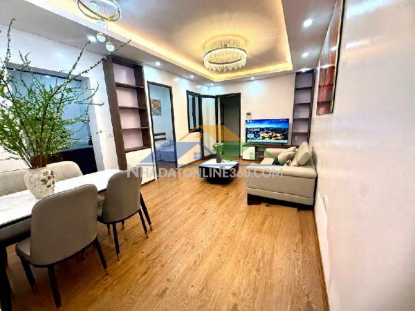 Căn hộ tập thể tầng 2  hoàng quốc việt dt 65m giá 4,18 tỷ full...