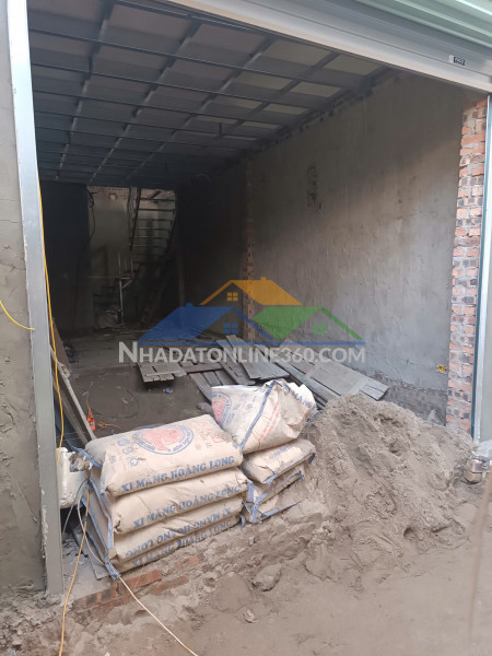 Chính chủ bán nhà 2 tầng 36m phố bùi huy bích, ô tô đỗ cửa, ngay đường lớn