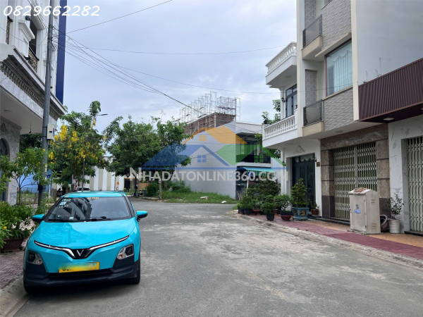 Bán nhà mặt tiền hùng vương, tp sa đéc, 10x24m, 3 tầng, sổ hồng.