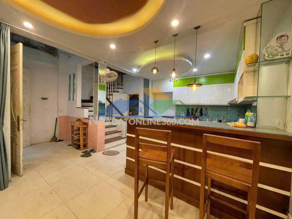 Cho thuê nhà 3 tầng x 45m2  tôn đức thắng, kd spa, showroom, phòng...