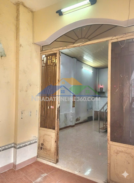 Nhà vị trí đẹp hẻm 110 tạ quang bửu p3q8