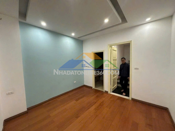 Cho thuê nhà nguyên căn 139 tân mai, 36m² x 4,5 tầng kd kết hợp ở gđ 11 triệu