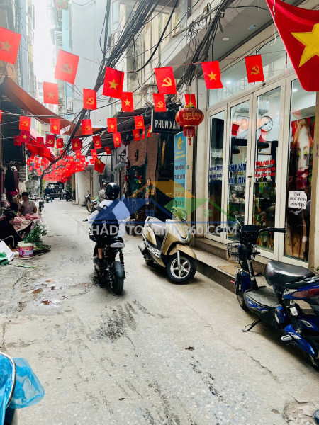 Bán nhà văn hương 45m2.  4 tầng. mặt tiền 3.3m. giá 12 tỷ đống...