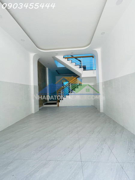 Nhà diện tích 51m2 mới 100% dọn vào ở ngay, 2 tầng, giá 6.8 tỷ, hiệp bình chánh