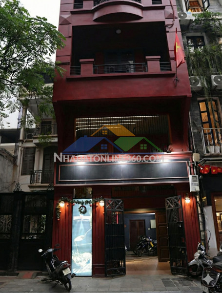 Sang nhượng nhà hàng âu - vị trí vàng - sẵn dòng tiền