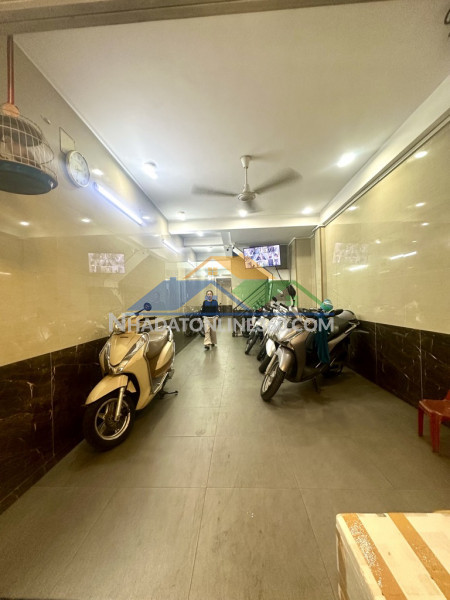 Chdv cmt8 góc 2 mặt thoáng - 20 chdv cao cấp full nội thất - có thang máy - chủ vừa ở + cho thuê - dòng tiền 100triệu /tháng