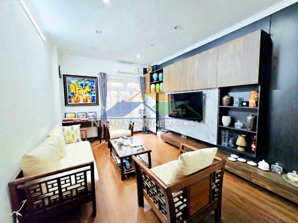 Trích sài hồ tây 40m x6 tầng 14,8 tỷ dân xây 2 thoáng 40m ra hồ,view hồ,ngõ thông