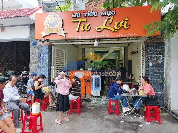 Có công việc cần sang quán ăn đang hoạt động tốt