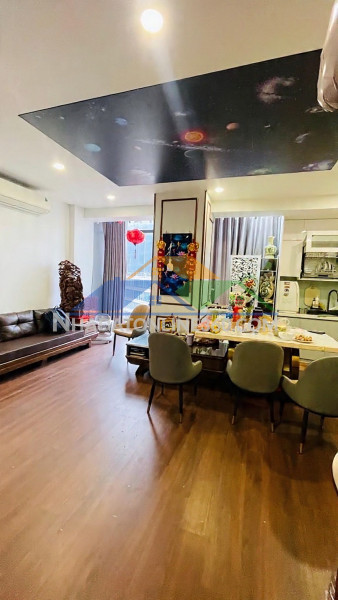 Bán chung cư đường mạc thái tổ cầu giấy 95m 2 ngủ 2 wc giá 7,4 tỷ