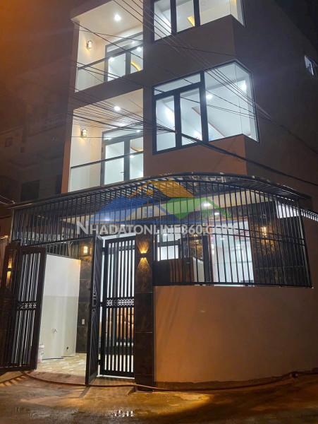 Bán nhà căn góc 2 mặt tiền 3 tầng hẻm oto phước long ngay kđt phước long