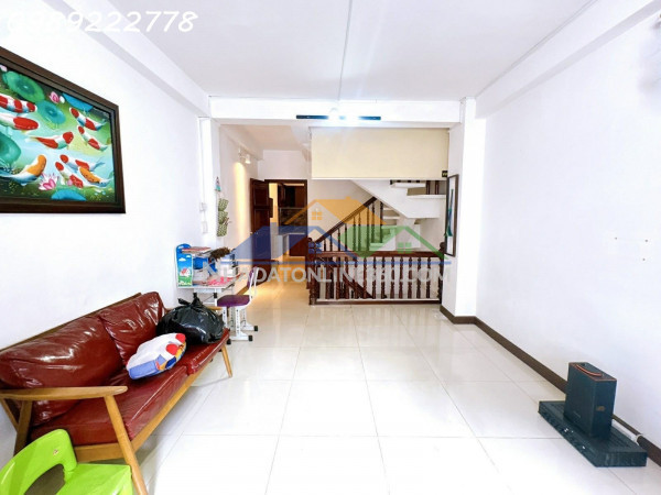 Mặt tiền bà hạt- p9- 3.5x15m - 5 tầng nở hậu đẹp hiếm có khu vực - 4pn.