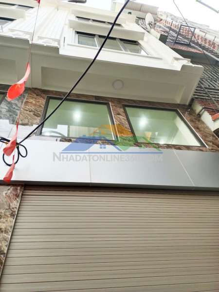 Cậu em cần bán nhà mặt đường giải phóng (chỉ cách 3 lô )33m2 5tầng mt3,3 dài 10m