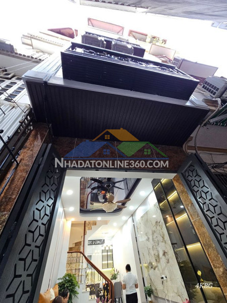 Bán nhà ngọc khánh 33m2. 4 tầng. mặt tiền 3.1m. giá 9.9 tỷ ba đình hà nội