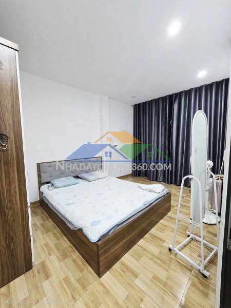 Bán nhà phố quang trung, 20m2, 5 tầng thông sàn, mặt tiền 4.2m, 14.5 tỷ, thu 30tr/t