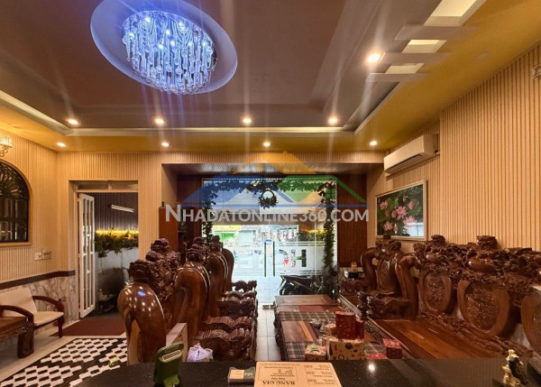 Bán ks 3 sao mtkd gần thống nhất ngang 8m 200m2 16pn dt 180tr 5 lầu...