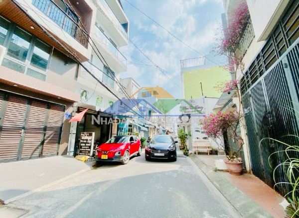 Hxh thông vườn lài – tân hương – nhà đẹp 3 tầng – ngang 4.3 dài 14 – nhỉnh 8 tỷ