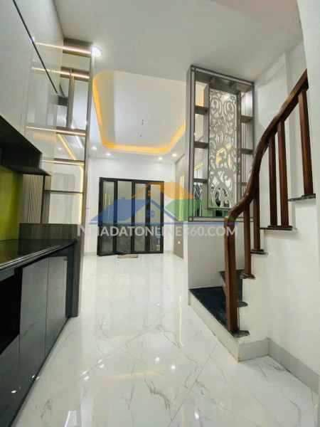 Cần bán nhà trước tết 2025 . 30m 5 tâng nhà cầu giấy . chỉ việc xách vali về ở