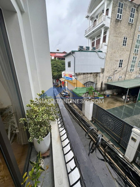 Nhà đẹp ô tô chánh- vào nhà đức giang- long biên 5 tầng 45m2 x 12.5 tỷ long biên hà nội.