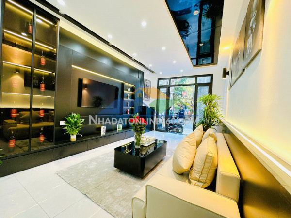 Duy nhất 1 căn!!! gần bến xe giáp bát - giái phóng - trương định - 35mx6 tầng ô tô kinh doanh - giá cực tốt - nhà đẹp!!!