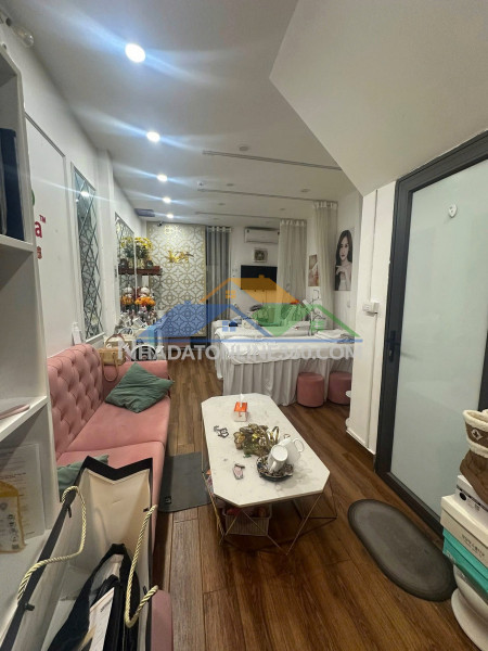 Bán nhà mặt phố triệu việt vương 35m2, 3 tầng, 26 tỉ, vỉa hè rộng, dòng tiền 30tr/tháng