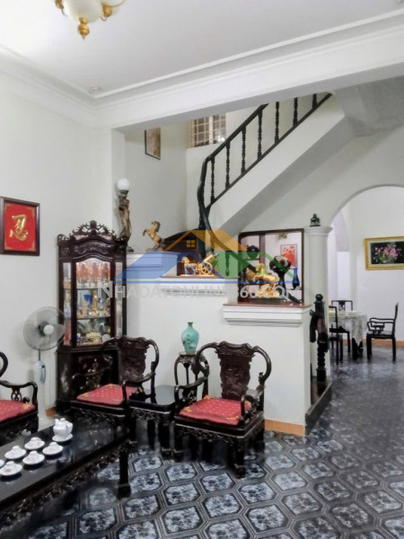 Bán nhà đẹp hồng tiến- dân xây-full nt- oto tránh- ô chờ thang máy 80m 5 tầng nhỉnh 23 tỷ(tl)