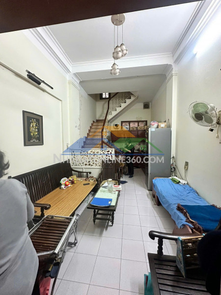 Pháo đài láng ngõ to ô tô đỗ cửa - gần phố - 34m2 5 tầng mặt tiền 3.6m giá 12.5 tỷ