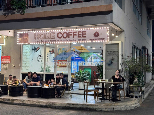 Do em bận công việc không kinh doanh tiếp được nên sang lại...