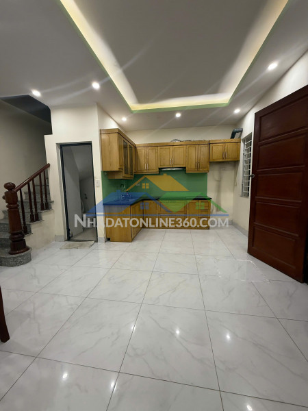 Nhà mới full nội thất mặt ngõ ô tô ngõ ô tô thông ngọc thuỵ 90m2 x 6 tầng x 23 tỷ long biên-hànội.