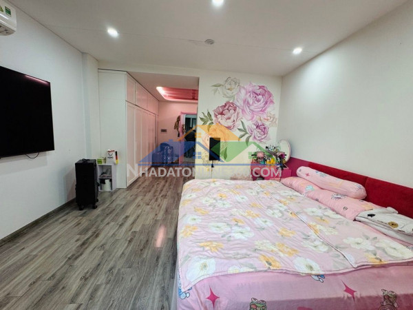 Hiếm- bán nhà mới đẹp hoa lấm- full nội thất- oto- thang máy-50m 5 tầng nhỉnh 10 tỷ(tl)