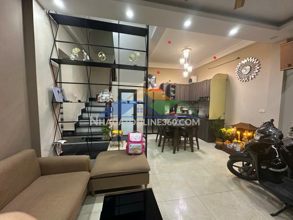 Bán nhà phúc lợi long biên dt 37m2 ô tô gần trẻ con đi học hai bước ở sướng