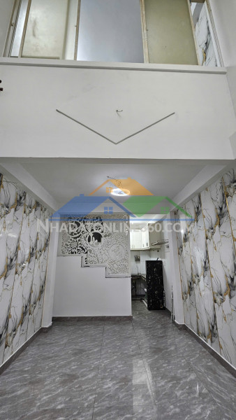 Biệt thự mặt tiền kinh doanh q7 

 ngang 4 dài 18 nở hậu 4.2 m...