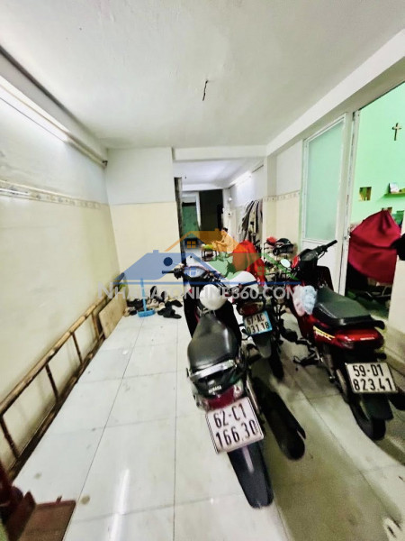 Mua 1 được 2 – nhà chia 2 căn riêng – 4 tầng – 107m – ngang 7.6 – giá tốt 6.x