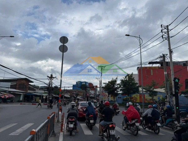 Một mặt tiền vàng siêu vip giá rẻ ko thể bỏ qua đầu tư - tô ký, hóc môn