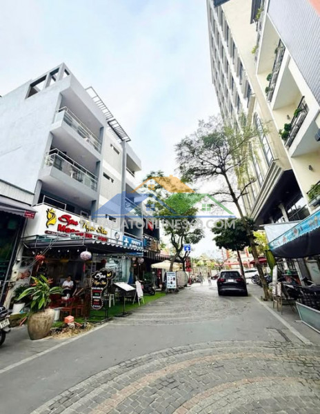 Chuyển nhượng lô đất đẹp đường nguyễn cơ thạch - khu phố sơn thuỷ