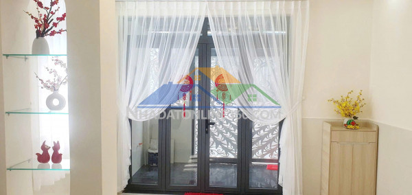 Căn góc 2 lầu hẻm dương bá trạc p. chánh hưng. giá 5,6 tỷ tl