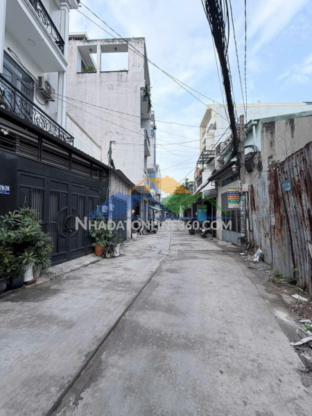 Bán gấp nhà đ số 11 bhh gần aeon tân phú hẻm 6m thông 60m2 -3 tầng nhỉnh 5 tỷ