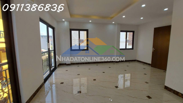 Nhà đẹp đón tết, hoàng quốc việt, 3 mặt thoáng, ô tô tải, 50m x 5t, mặt tiền 5m