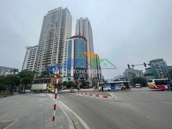 Hàng hiếm tây mỗ nhà lô góc lệch tầng trước nhà thoáng rộng
bán nhà tây mỗ lô góc trước nhà thoáng oto đỗ gần
 alo 0972 078 667