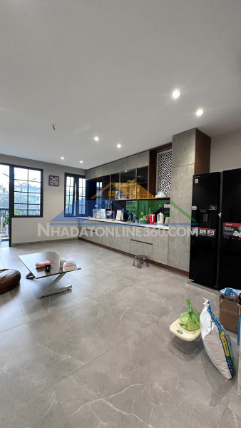 Nhà mới 4 tầng mt bình đăng p6q8 thang máy 450kg