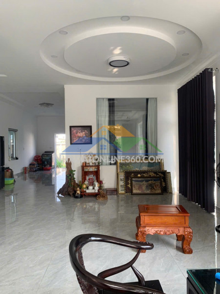 Bán biệt thự sân vườn 2 tầng 520m2,shr thổ cư,đường xe...