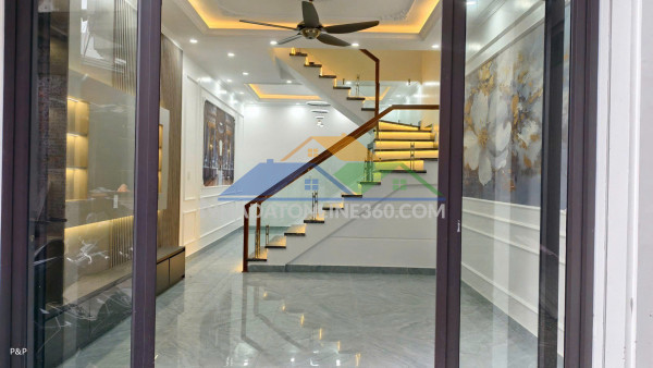 Bán nhà lô góc 3 tầng độc lập tại trung hành – đằng lâm, có sân cổng để xe