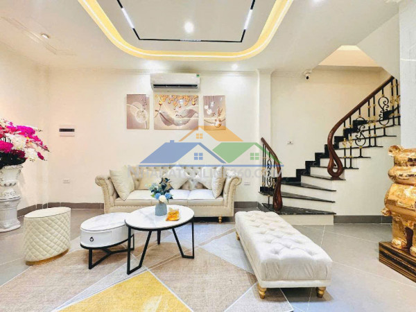 Bán nhà thịnh quang 40m 7 tầng siêu đẹp, tặng hết nội thất